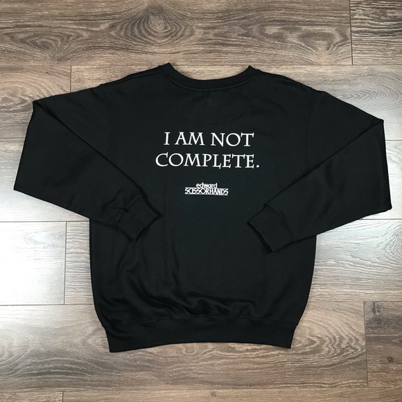 Edward Scissorhand “I Am Not Complete.” Men’s Big Graphic Logo Crewneck Sweater - Picture 3 of 4